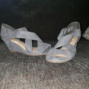 Super cute and comfy gray baby wedges